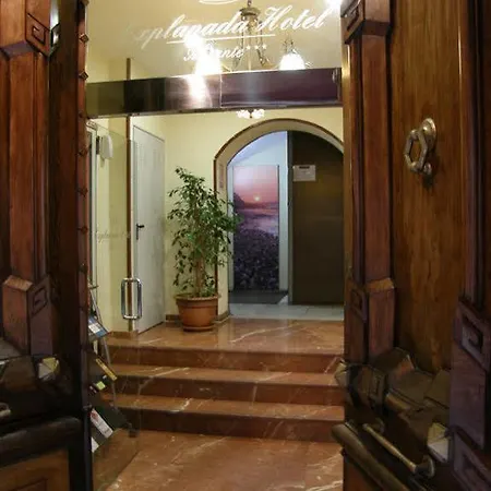 Explanada ホテル 3*